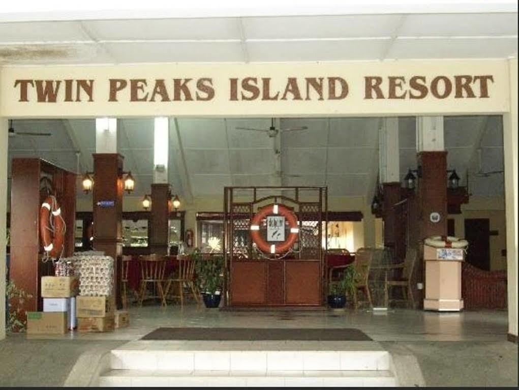 Twin Peaks Island Resort Kuah Exterior photo